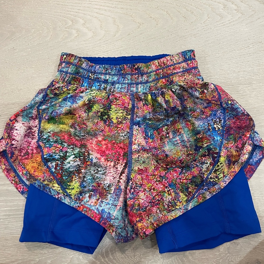 Lululemon squat strong shorts Seawheeze 2019 size 2 in EUC